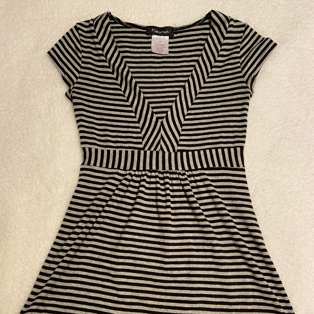 Short sleeve black and white striped blouse!
